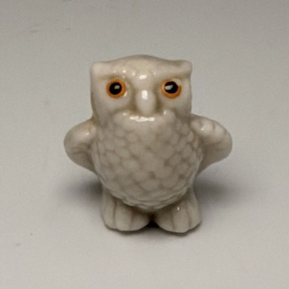 Vintage Hagen Renaker 421 Cream Owl Figurine Yellow Eyes Miniature Bug House 1"